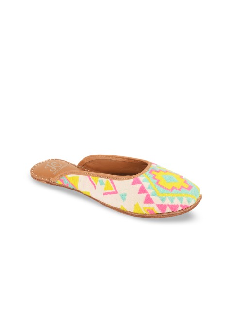 

Jutti Express Women Cream-Coloured Printed Leather Mojaris