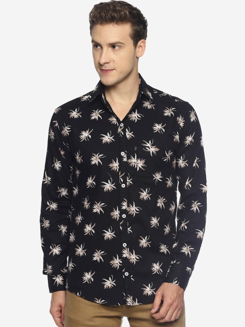 

LEVIZO Men Black & Off-White Printed Premium Regular Fit Casual Shirt