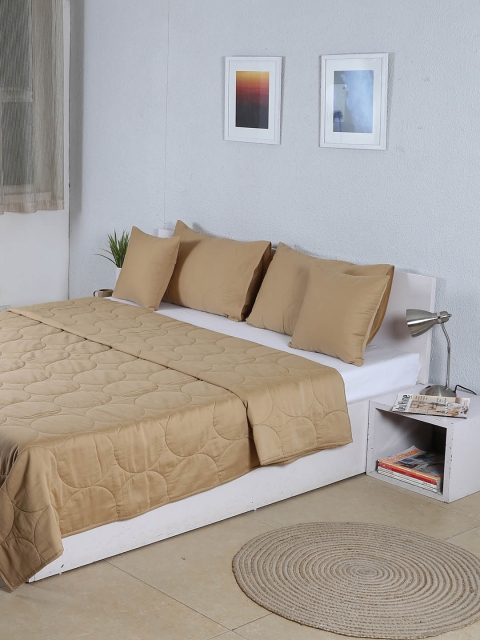 

House This Beige Self-Designed Bed Cover With 2 Pillow Covers & 2 Cushion Covers