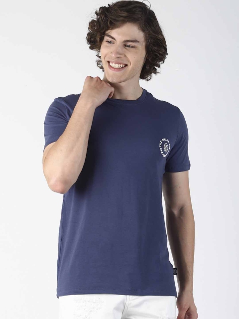 

SHELTR Men Blue Solid Round Neck T-shirt