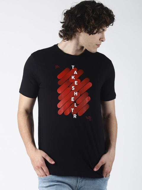 

SHELTR Men Black & Red Printed Round Neck T-shirt