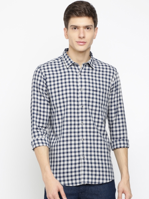 

Crocodile Men Navy Blue & White Slim Fit Checked Casual Shirt