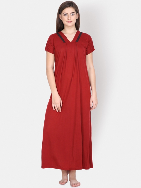 

Klamotten Maroon Solid Nightdress