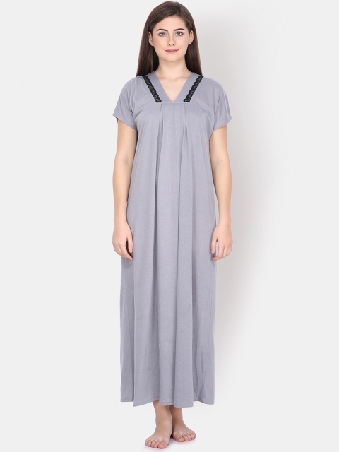 

Klamotten Grey Solid Nightdress