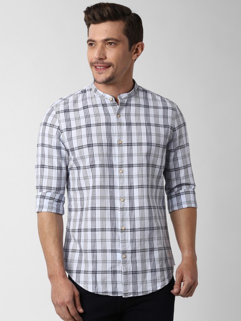 

Peter England Casuals Men White & Black Slim Fit Checked Casual Shirt