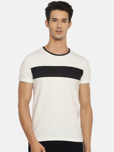 

BLISTON Men Off-White & Black Slim Fit Colourblocked Round Neck T-shirt