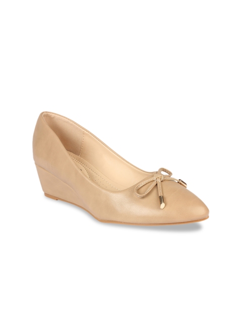 

Flat n Heels Women Khaki Solid Pumps