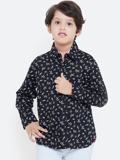 

KIDKLO Boys Black & White Regular Fit Printed Casual Shirt