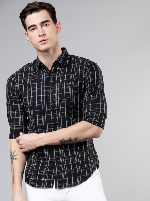 

Ecko Unltd Men Black & White Slim Fit Checked Casual Shirt