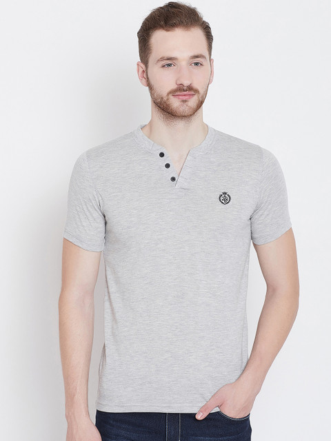 

Adobe Men Grey Solid Henley Neck T-shirt