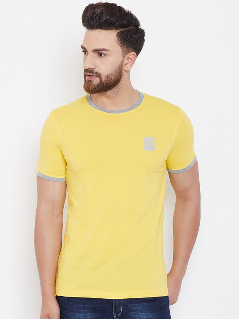 

Adobe Men Yellow Solid Round Neck T-shirt