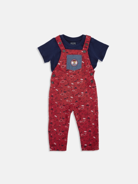 

Chirpie Pie by Pantaloons Boys Red & Navy Blue Solid T-shirt with Dungaree