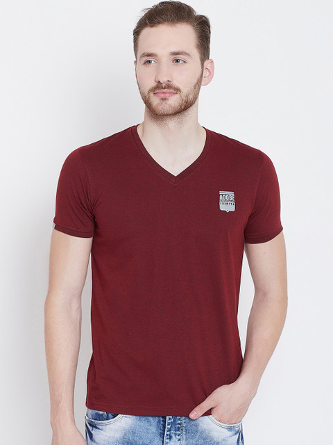 

Adobe Men Maroon Solid V-Neck T-shirt