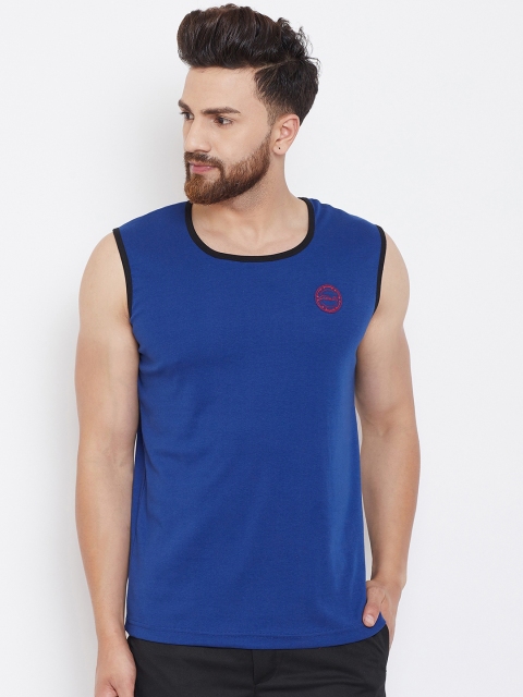 

Adobe Men Blue Solid Round Neck T-shirt
