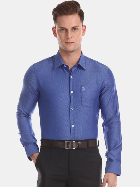 

U.S. Polo Assn. Tailored Men Blue Regular Fit Solid Formal Shirt