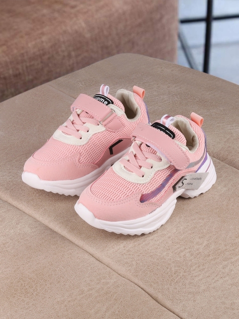 

Walktrendy Girls Pink Sneakers