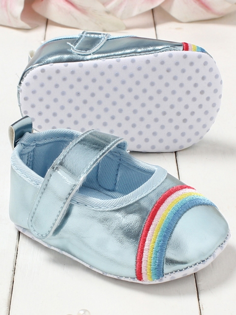 

Walktrendy Infant Girls Blue Rainbow Striped Velcro Booties