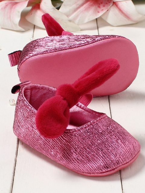 

Walktrendy Infant Girls Pink Bow Applique Booties