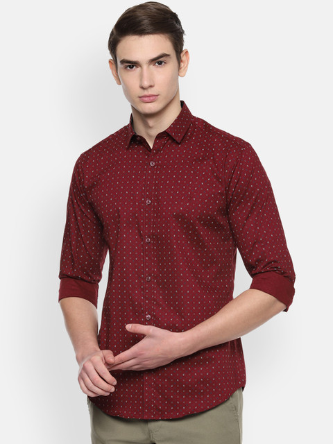 

V Dot Men Maroon Slim Fit Printed Casual Shirt