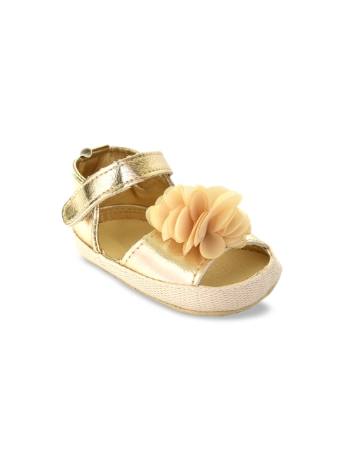

Kiwi Girls Gold-Toned Solid Canvas Open Toe Flats