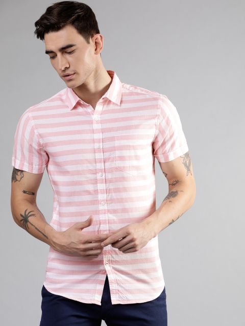 

LOCOMOTIVE Men Pink & White Slim Fit Striped Casual Shirt