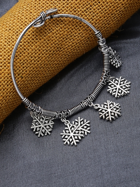

ZeroKaata Woman Silver-Plated Oxidized Bracelet