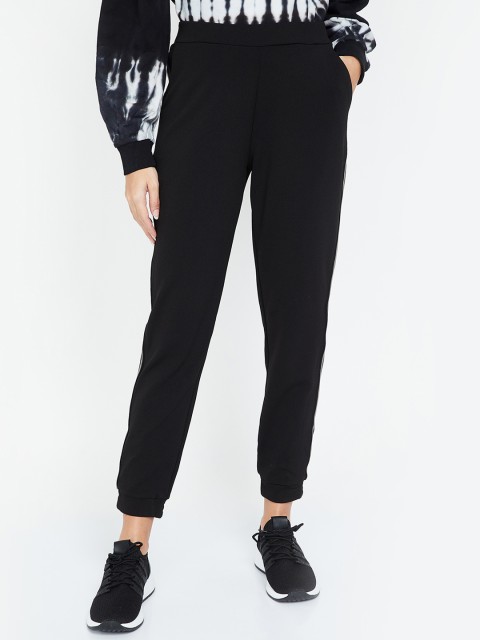 

Bossini Women Black Regular Fit Solid Joggers