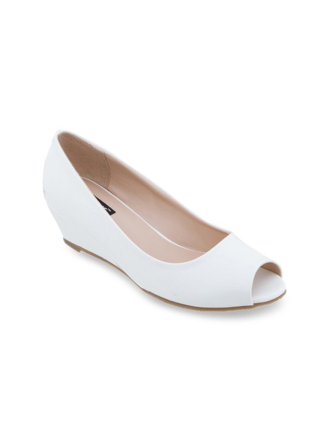 

Sherrif Shoes Women White Solid Peep Toes