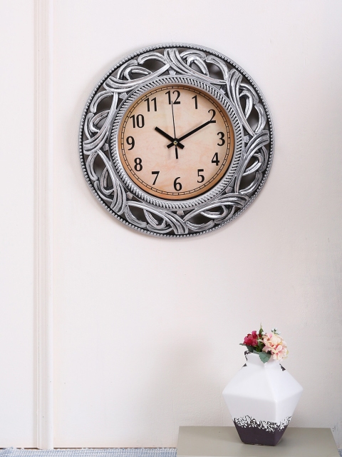 

TAYHAA Silver-Toned Round Solid 19 cm Analogue Wall Clock