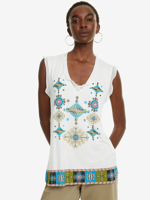 

Desigual Women White Printed Scoop Neck T-shirt