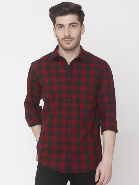 

Mufti Men Red & Black Slim Fit Checked Casual Shirt