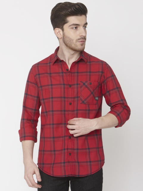 

Mufti Men Red & Navy Blue Checked Slim Fit Casual Shirt