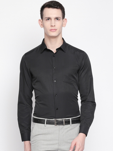 

RICHARD PARKER by Pantaloons Men Black & White Slim Fit Printed Formal Shirt