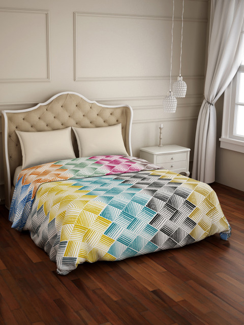 

SPACES Multicoloured Geometric AC Room 150 GSM Double Bed Quilt, Multi