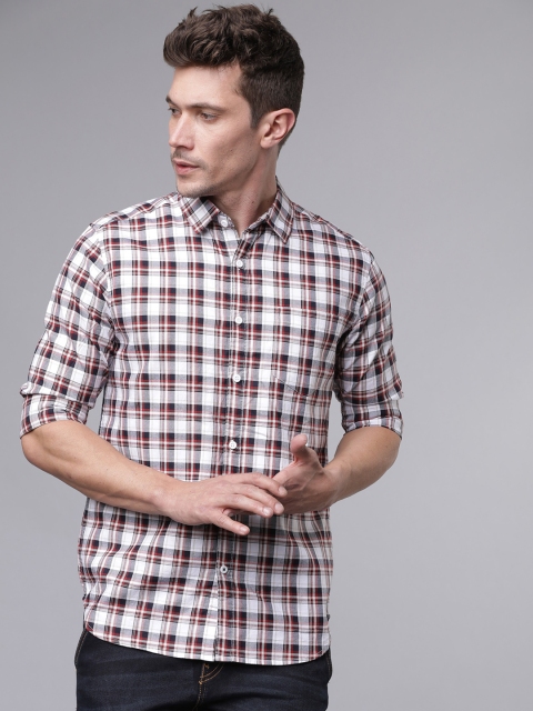 

HIGHLANDER Men White & Navy Blue Slim Fit Checked Casual Shirt