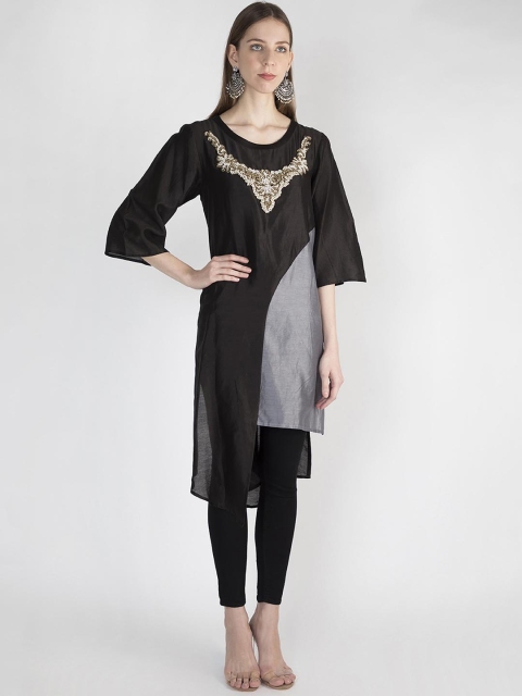 

Pernia Pop-Up Shop By Rocky Star Women Black & Grey Colourblocked Tunic
