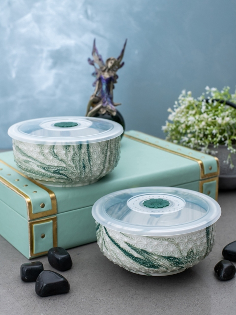 

White Gold Set of 2 White & Green Airtight Bowls with Plastic Lids