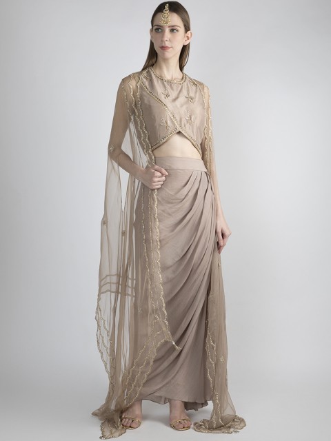 

Pernia Pop-Up Shop By PRIYANKA SINGH Women Brown Solid Silk Clothing Set
