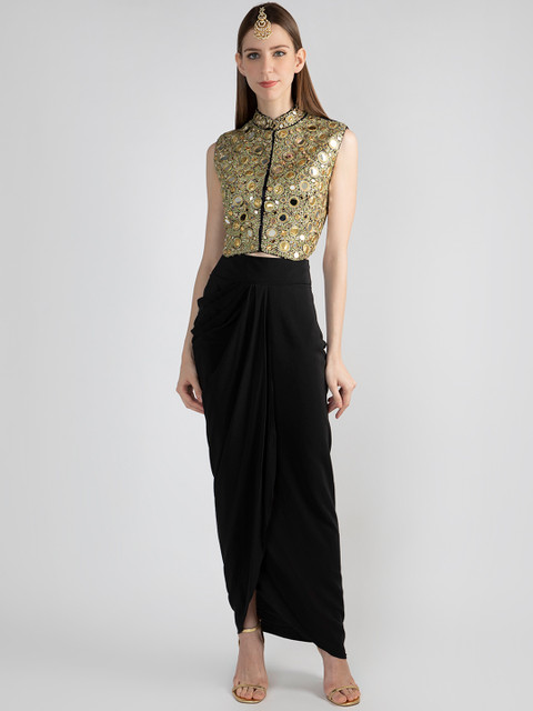 

Pernia Pop-Up Shop By PRIYANKA SINGH Women Black & Gold-Toned Embellished Clothing Set