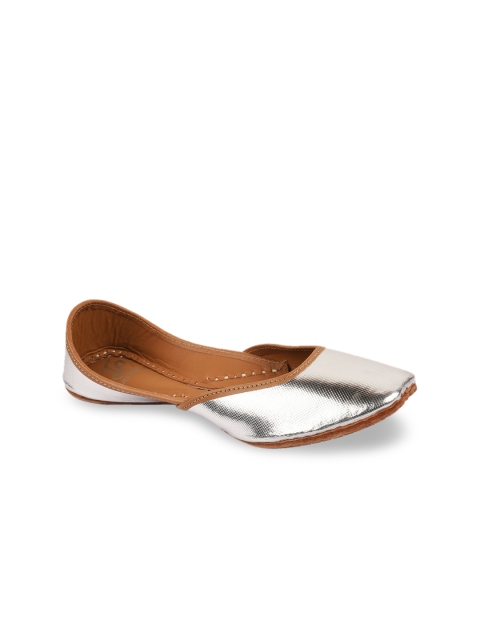 

Jutti Express Women Silver-Toned Textured Canvas Mojaris