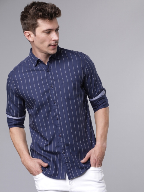 

HIGHLANDER Men Navy Blue & White Slim Fit Striped Casual Shirt