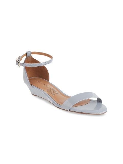 LEMON & PEPPER Women Grey Solid Sandals