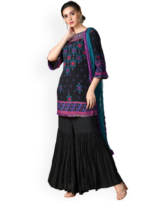 

Pernia Pop-Up Shop By Ri Ritu Kumar Women Black & Pink Printed Kurta Set