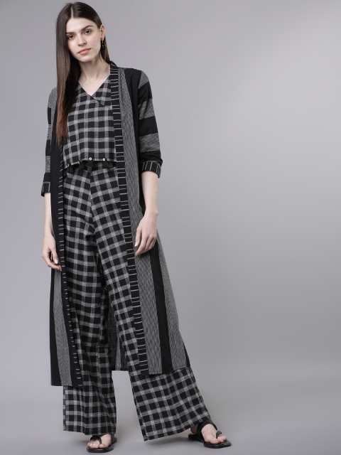 

Vishudh Women Black & Grey Checked Clothing Set