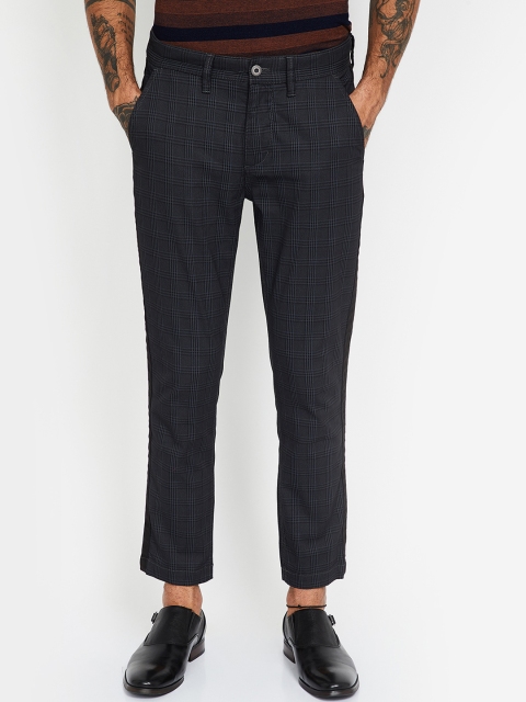 

CODE by Lifestyle Men Black & Grey Skinny Fit Checked Regular Trousers