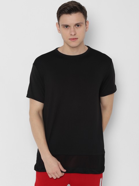 

SKULT by Shahid Kapoor Men Black Solid Round Neck T-shirt