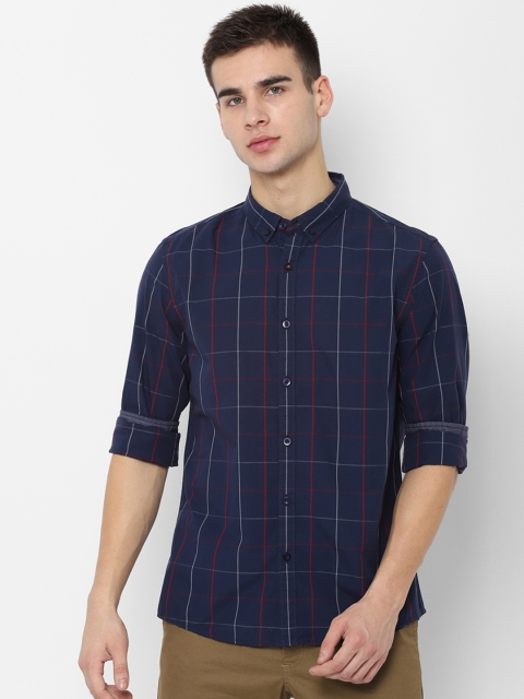 

People Men Navy Blue & Red Slim Fit Checked Casual Shirt