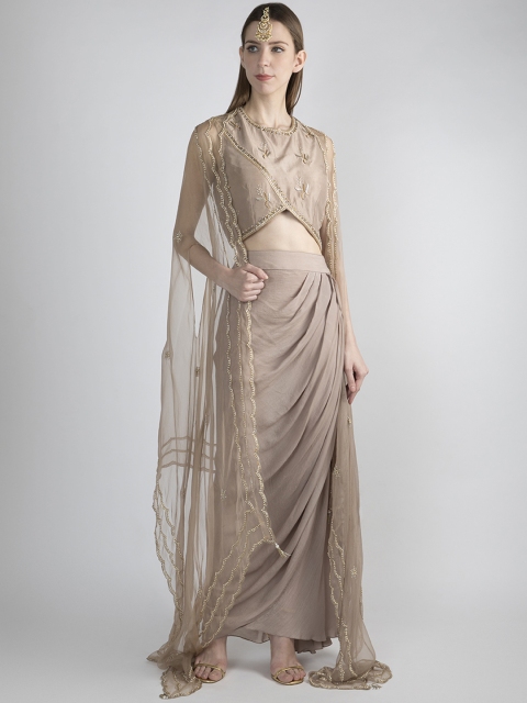 

Pernia Pop-Up Shop By PRIYANKA SINGH Women Brown Solid Silk Clothing Set