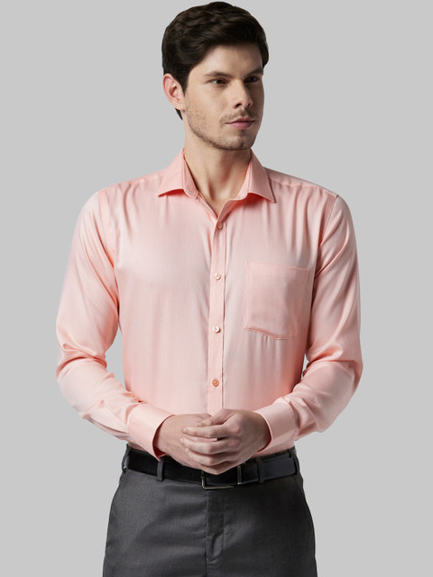 

Park Avenue Men Peach-Coloured Solid Slim Fit Formal Shirt