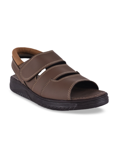 

BuckleUp Men Brown Sandals